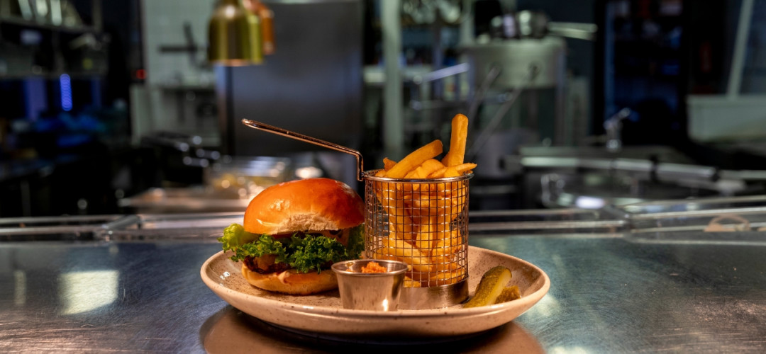 Debatt: Inf&ouml;r s&auml;nkt matmoms p&aring; b&aring;de h&auml;mtmat och restaurangmat!