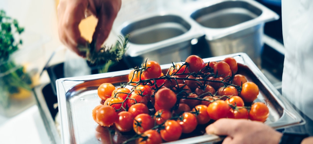 Martin & Servera satsar på svenska tomater året runt
