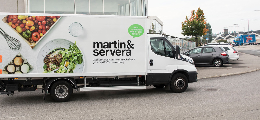 Två nya biogasbilar i Martin & Serveras fordonsflotta – på väg mot hållbara transporter