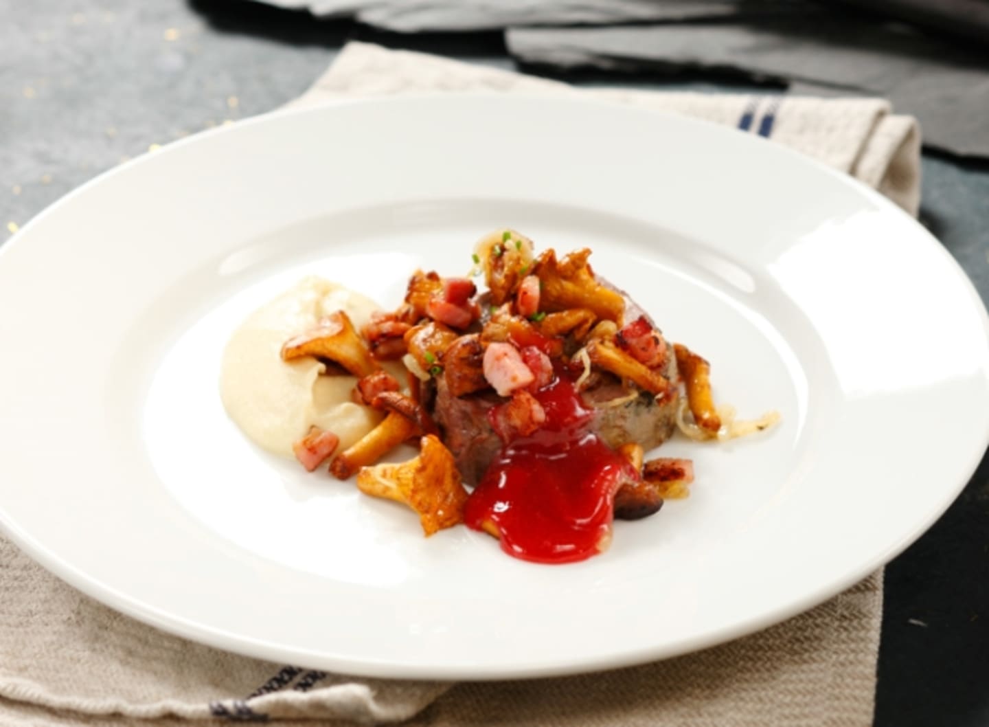Hare med rotfruktspuré