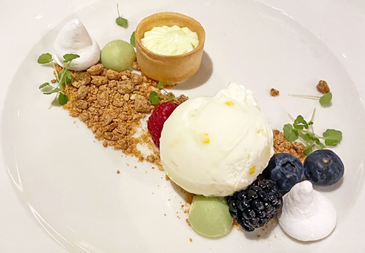 VitChoklad SaltCitron dessert