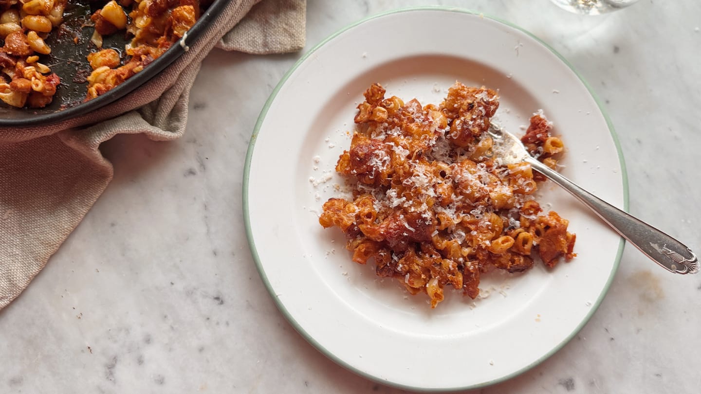 Pastagratäng med chorizo, tomat och mozzarella
