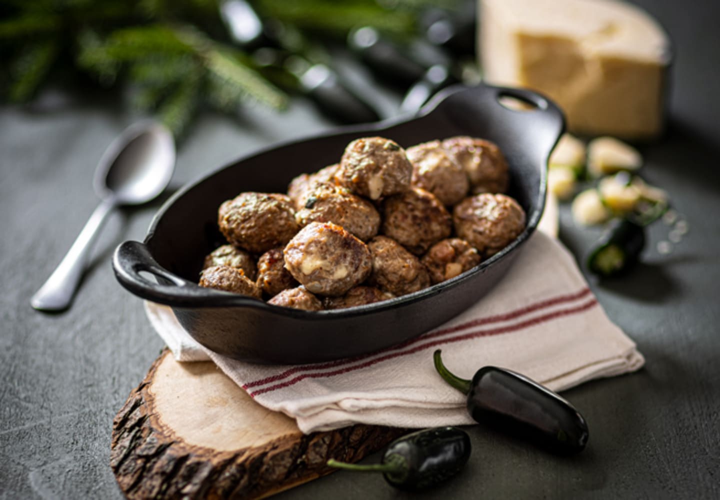 Köttbullar med cheddar och jalapeno