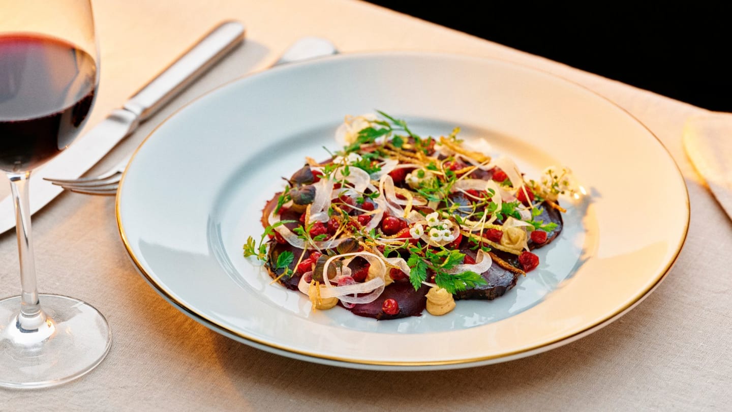 Grillad rödbetscarpaccio med rostad grädde
