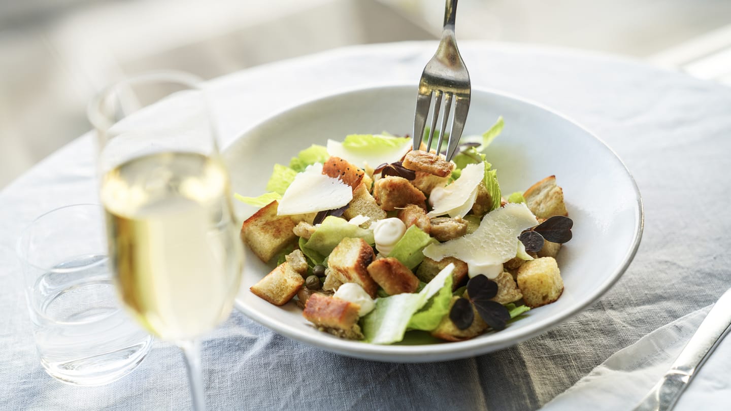 Caesarsallad med veganska bitar