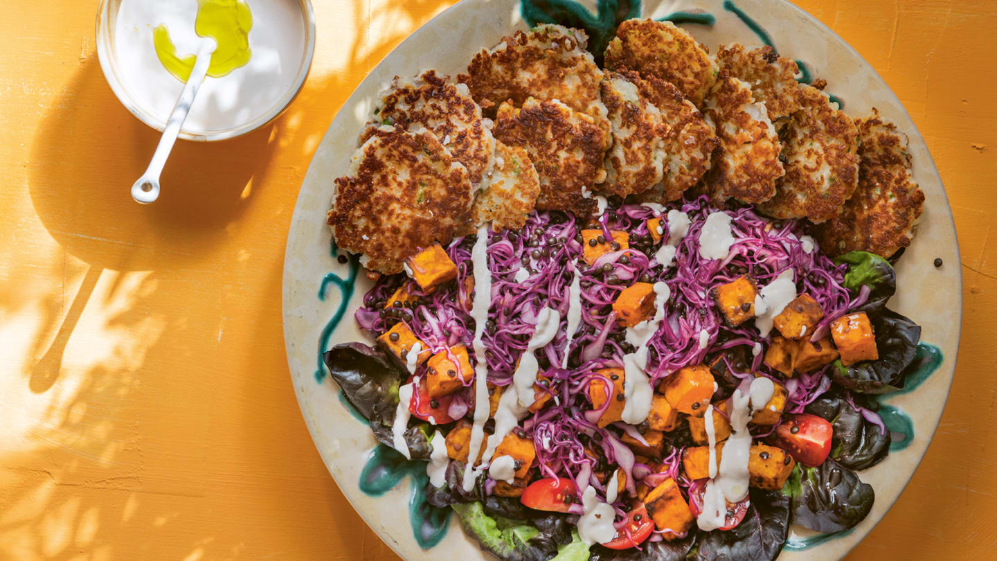 Sallad med krispiga halloumifritters