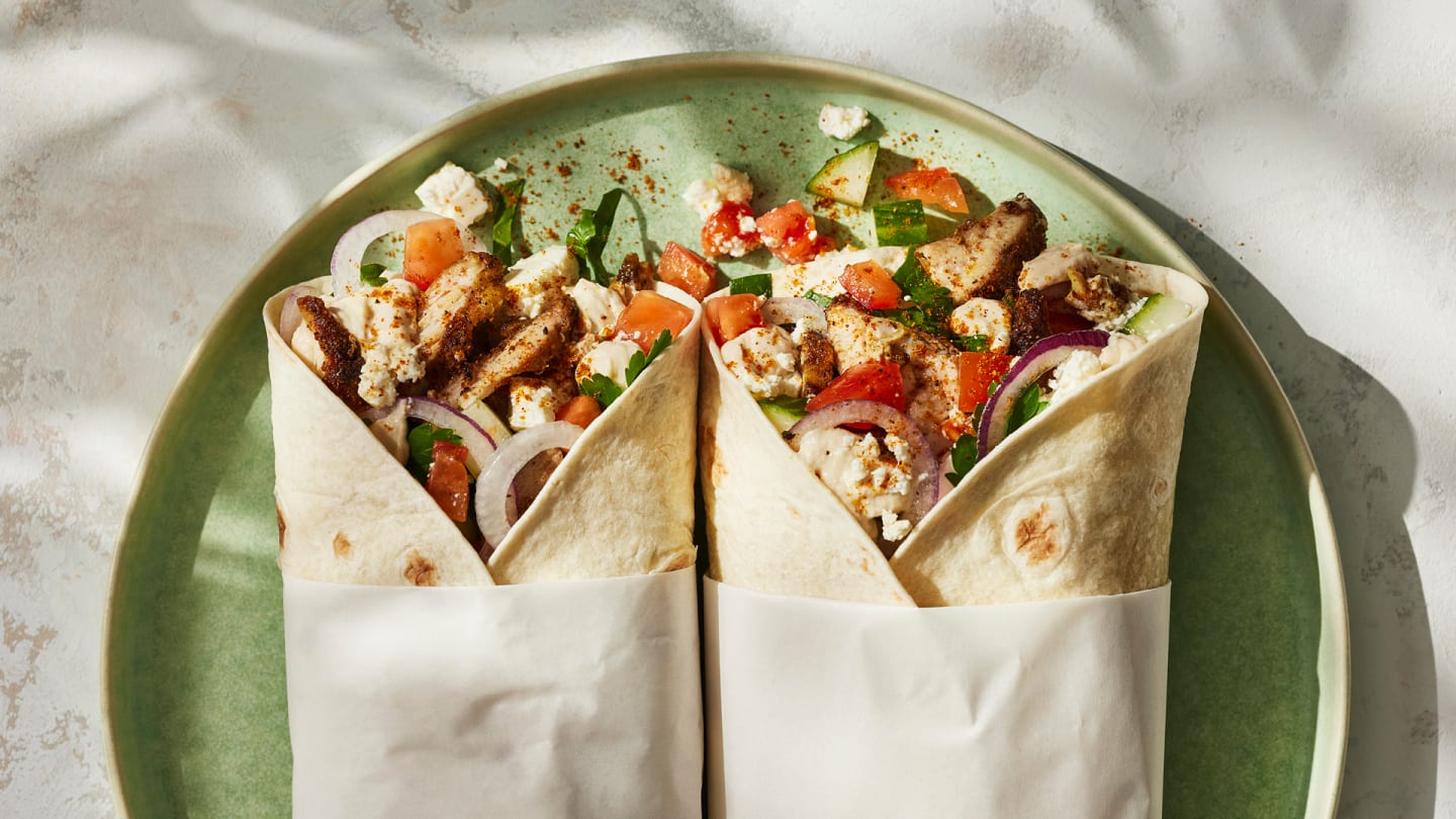 Shawarma wrap med kyckling, fetaost och tahini