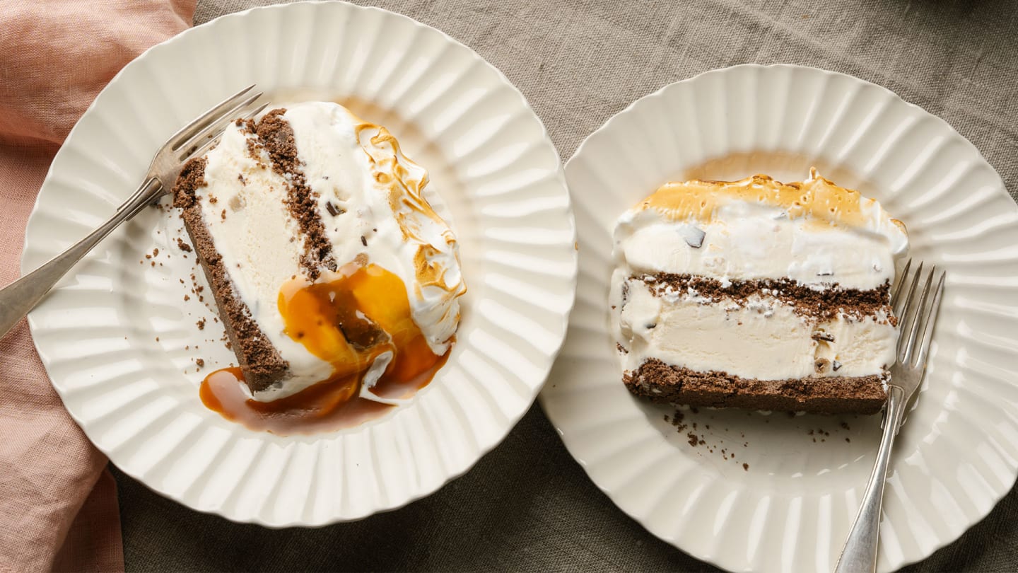Cookie Doughglass på chokladbotten med italiensk maräng