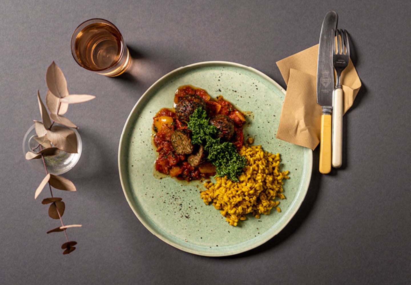 Albondigas med paprika- och chilisalsa