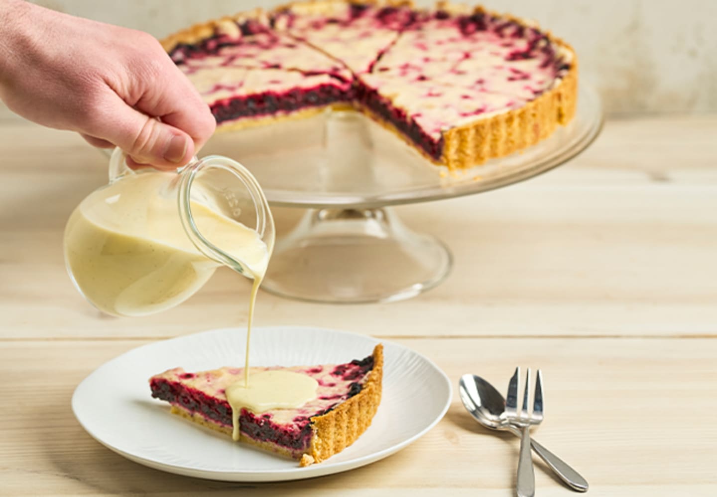 Blåbärspaj med vaniljsås