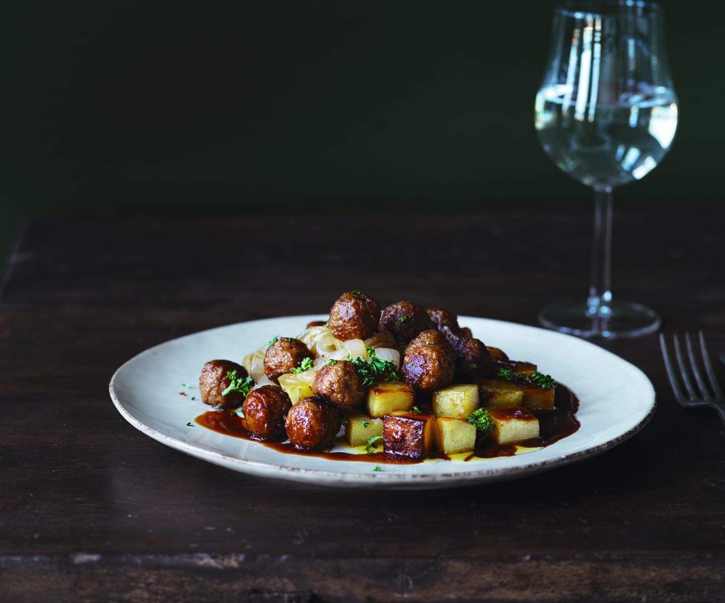 Vegobullar Ärta med rostad potatis, lök och vegansk sky