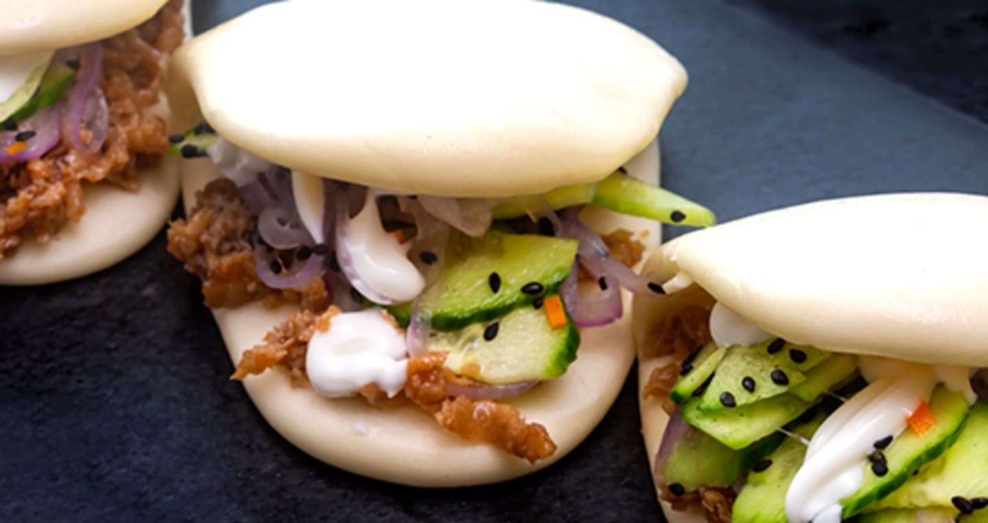 Bao med anka, picklad gurka och kimchimayo
