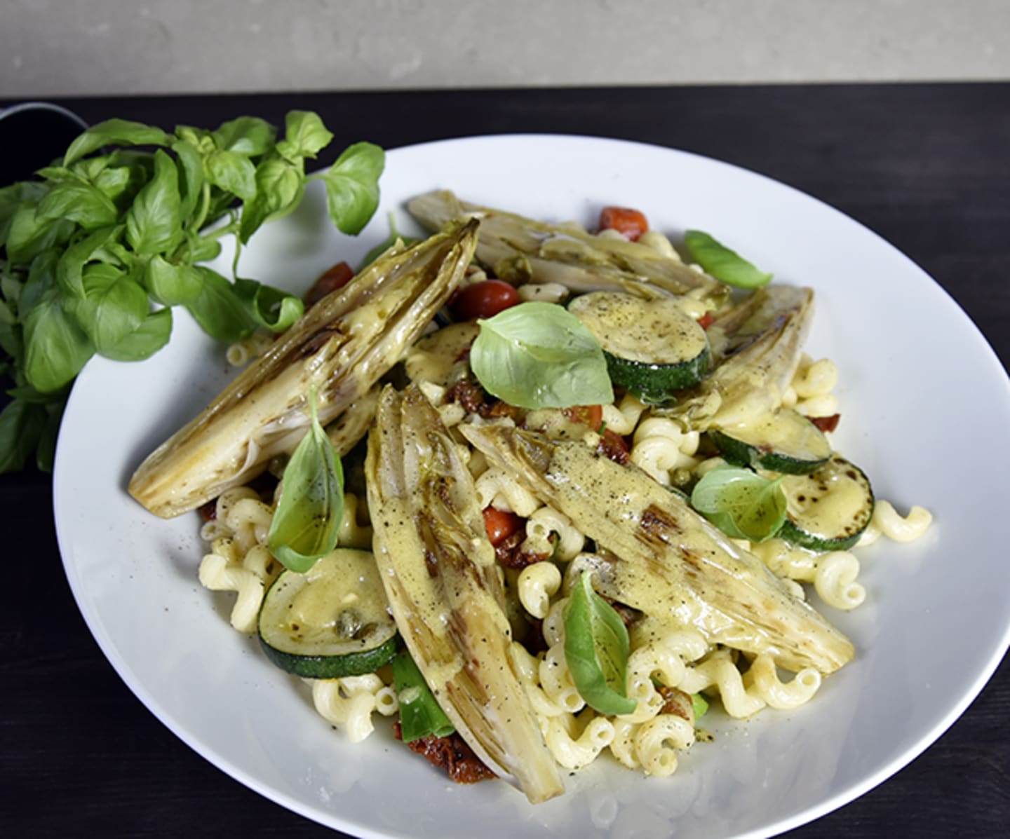 Medelhavssallad med pasta