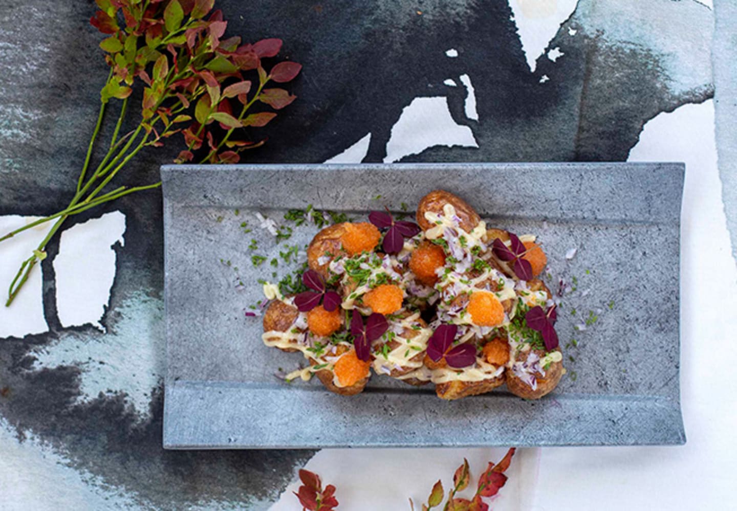 Ättiksfriterad potatis med rostad Västerbottensost och löjrom