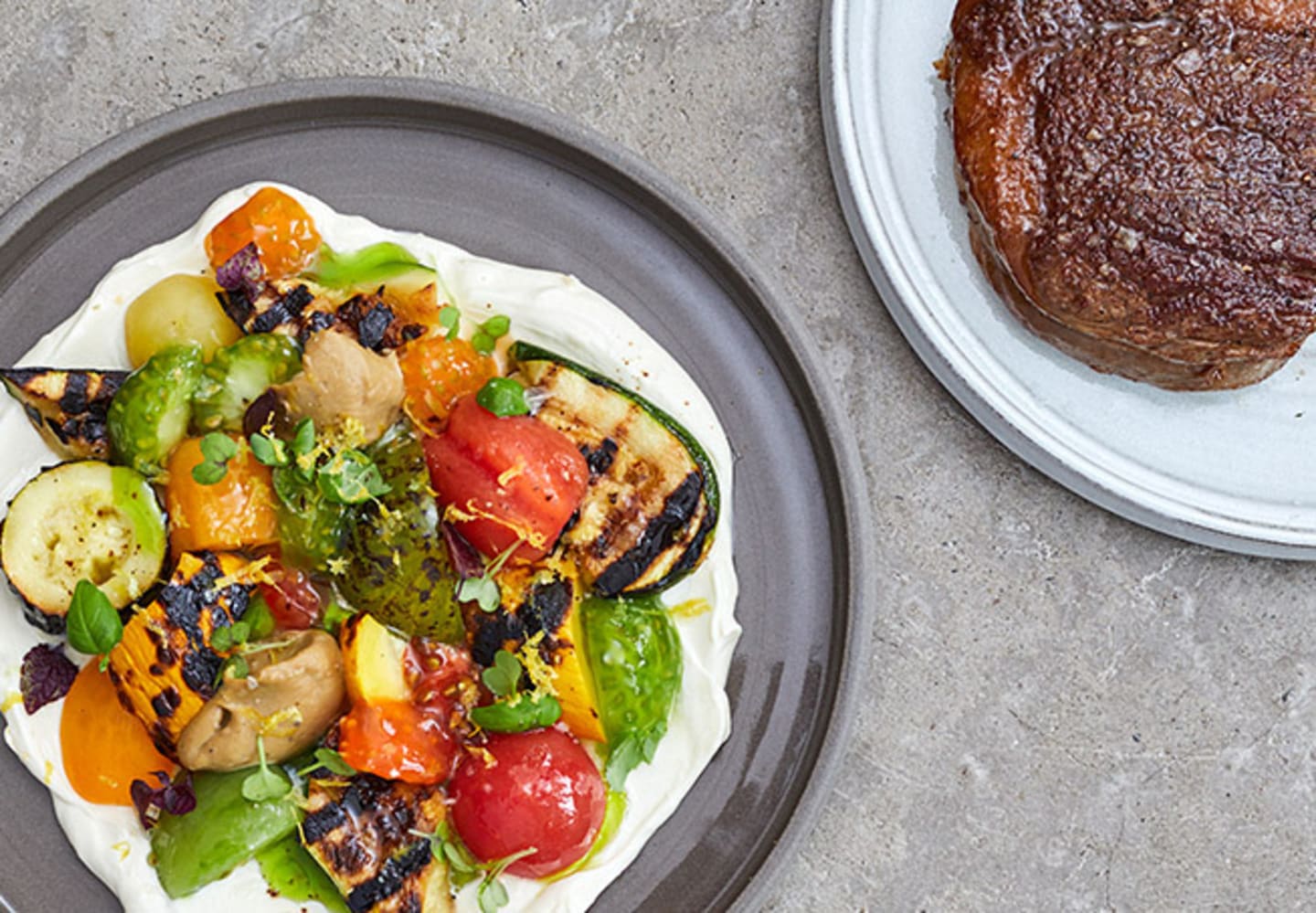 Grönsaker från grillen med auberginekräm
