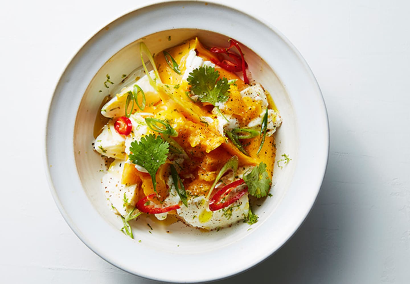 Mango med mozzarella, chili, lime och koriander