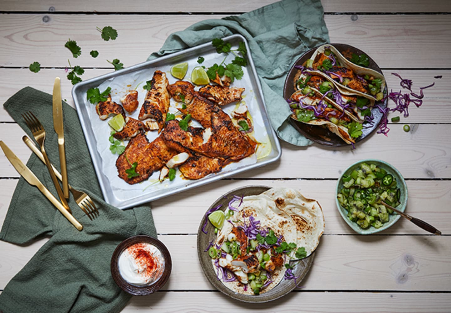 Fishtacos med kolja och kiwi- och gurksalsa