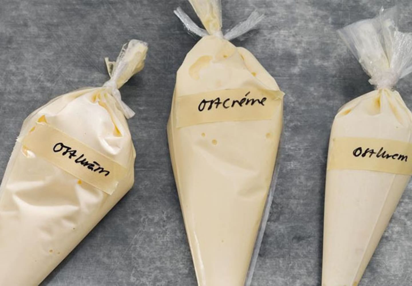 Ostkräm med yoghurt