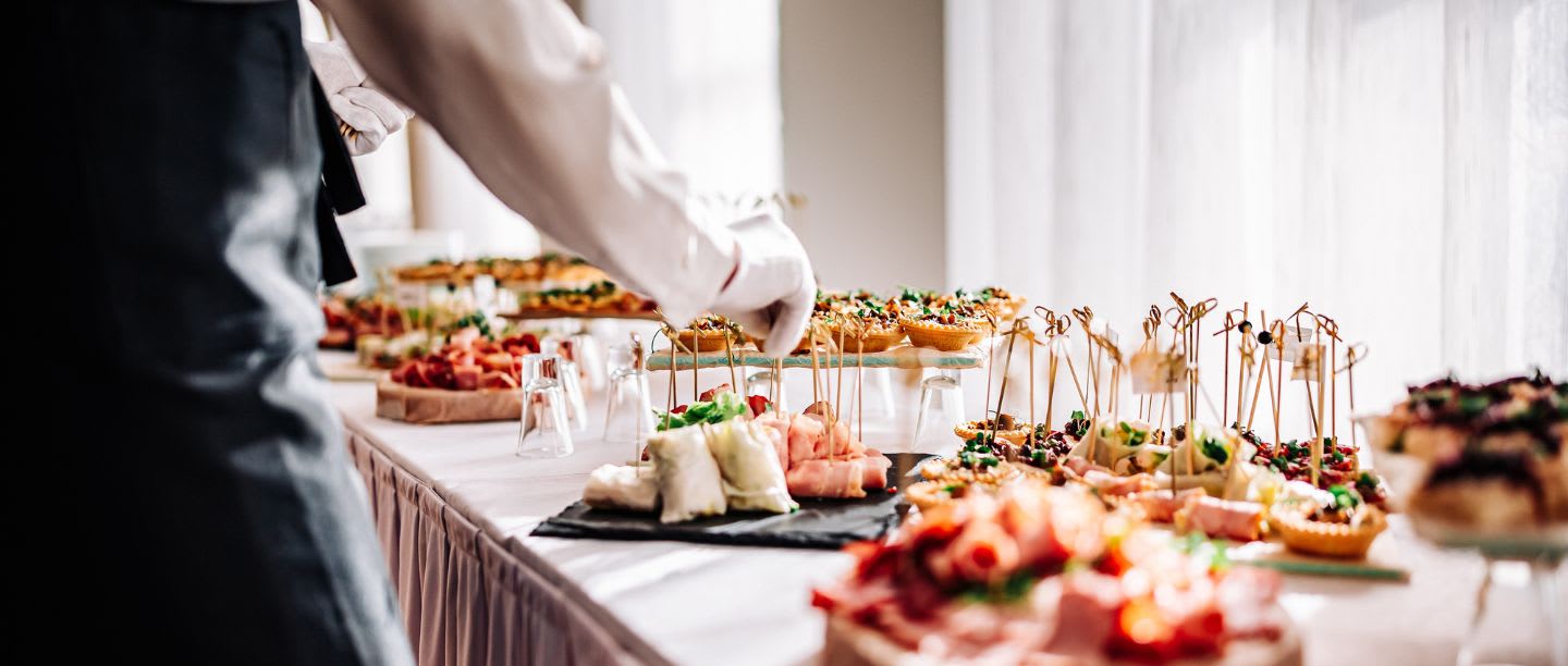 Planera event och catering: från idé till nöjd kund