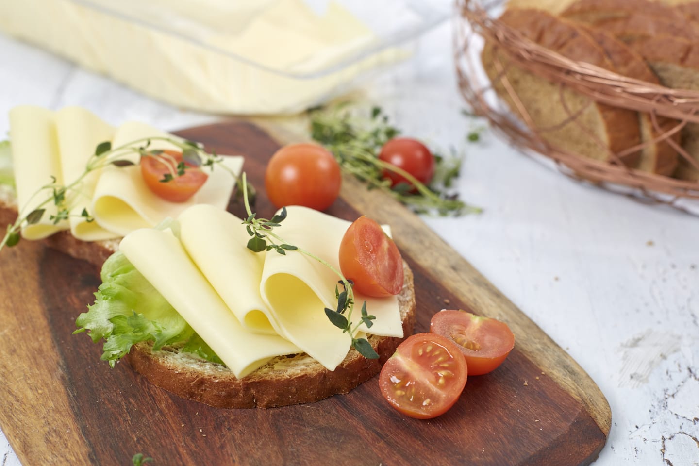Ost Gouda tunnskivad 28% 12g/1kg - Bild 1 av 3