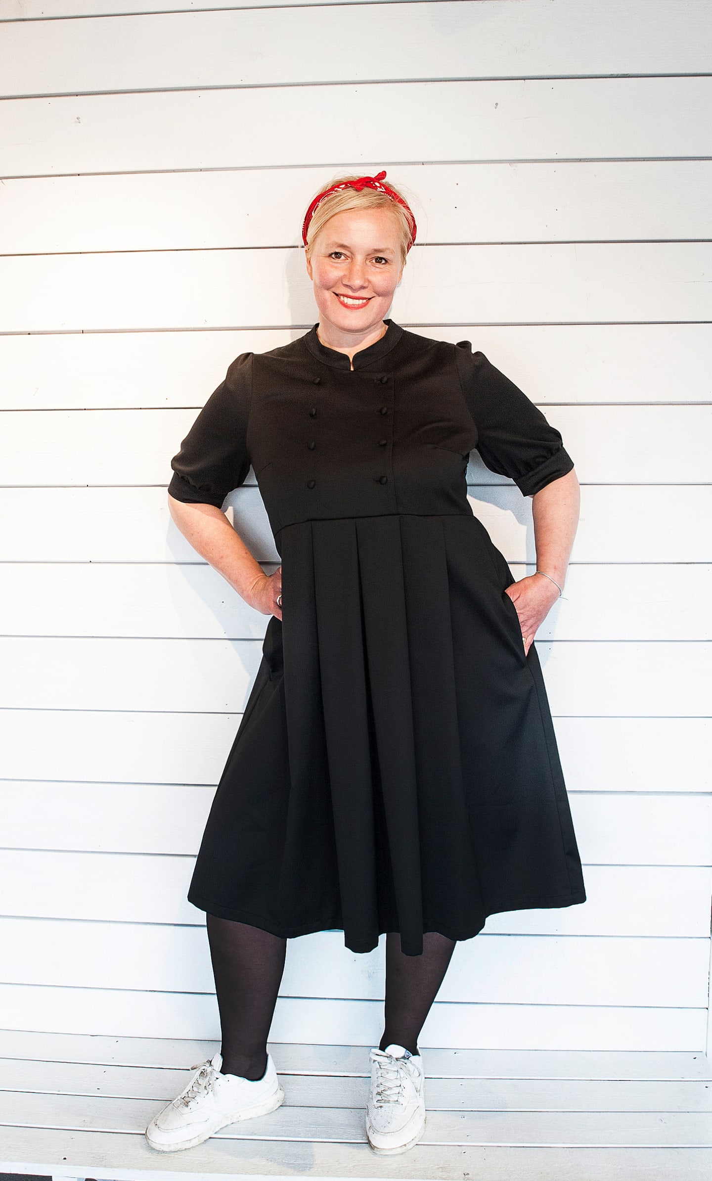 Kockklänning Linda svart kort ärm stl38 - Bild 1 av 2