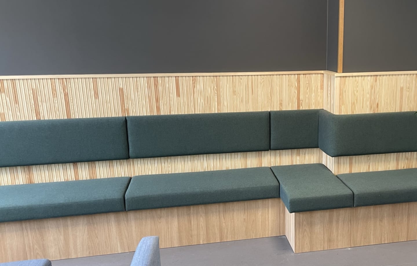 Soffa Oslo med sockel,konstläder - Bild 1 av 2
