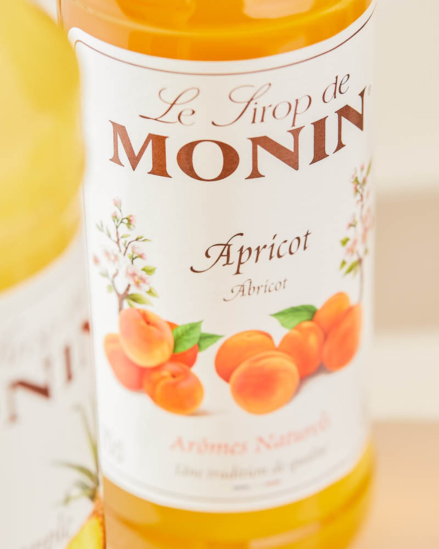 Monin Aprikos syrup 70cl - Bild 1 av 2