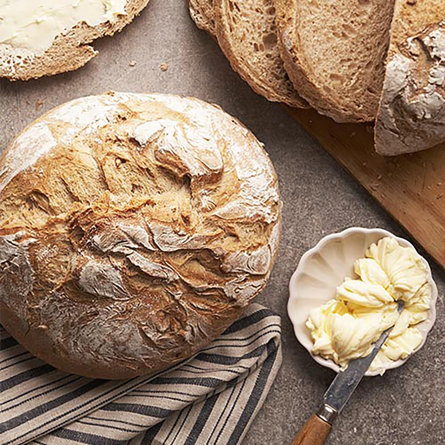 Valnötsbröd med surdeg 500g - Bild 1 av 2