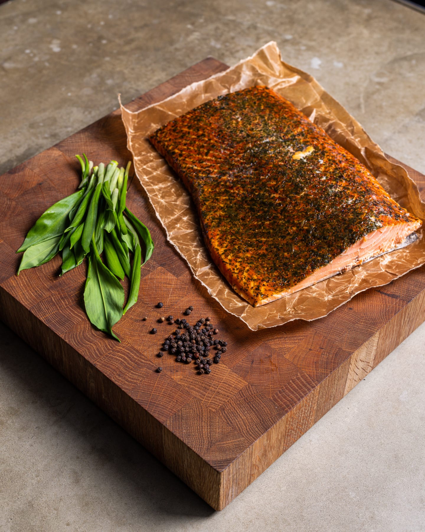 Laxfilé varmrökt ramslök/peppar ca1,5kg - Bild 1 av 2
