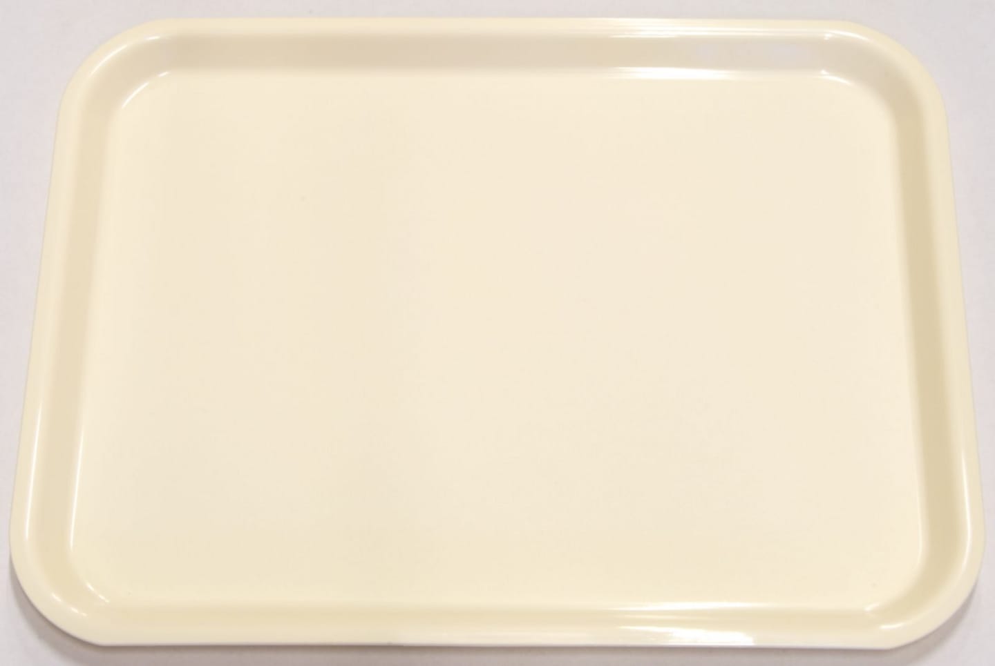 Bricka benvit plast 360x280mm